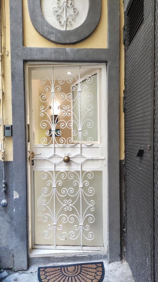 Piccola Maison Nel Centro Di Napoli Екстериор снимка